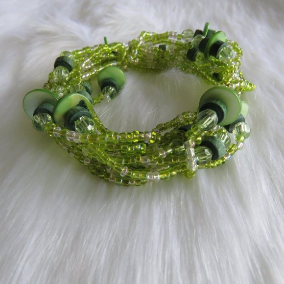 Green Beaded Bracelet - Picture 2 of 4